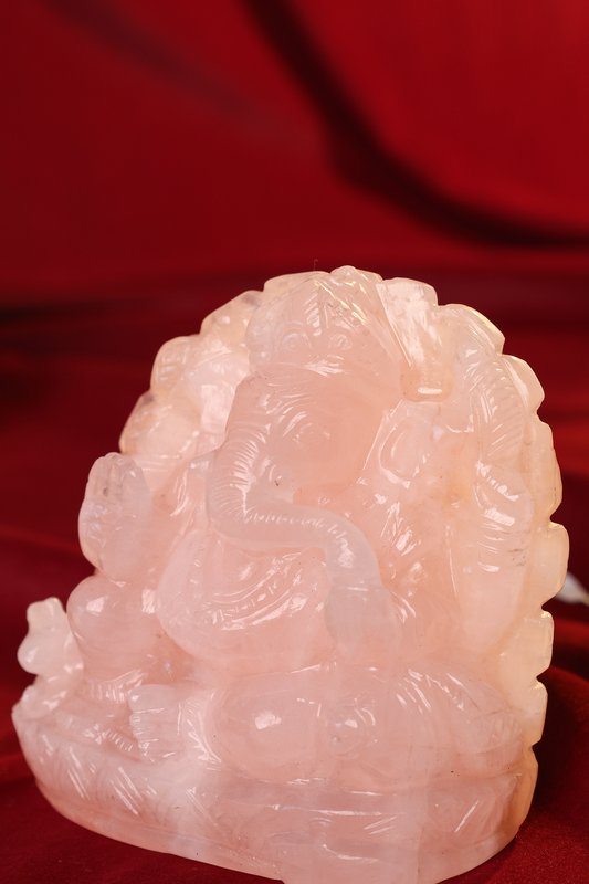 NATURAL ROSE QUARTZ GANESHA
