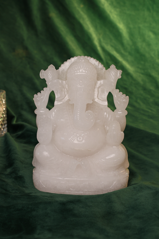 NATURAL WHITE QUARTZ GANESHA