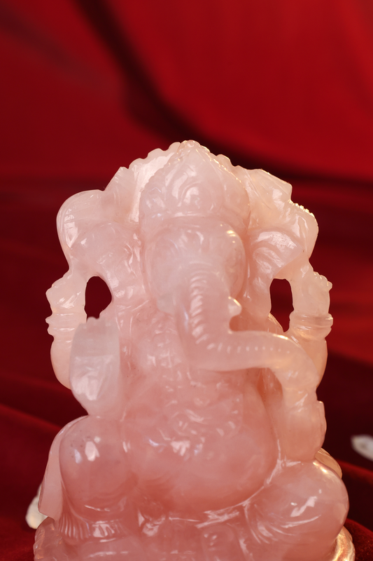 NATURAL ROSE QUARTZ GANESHA